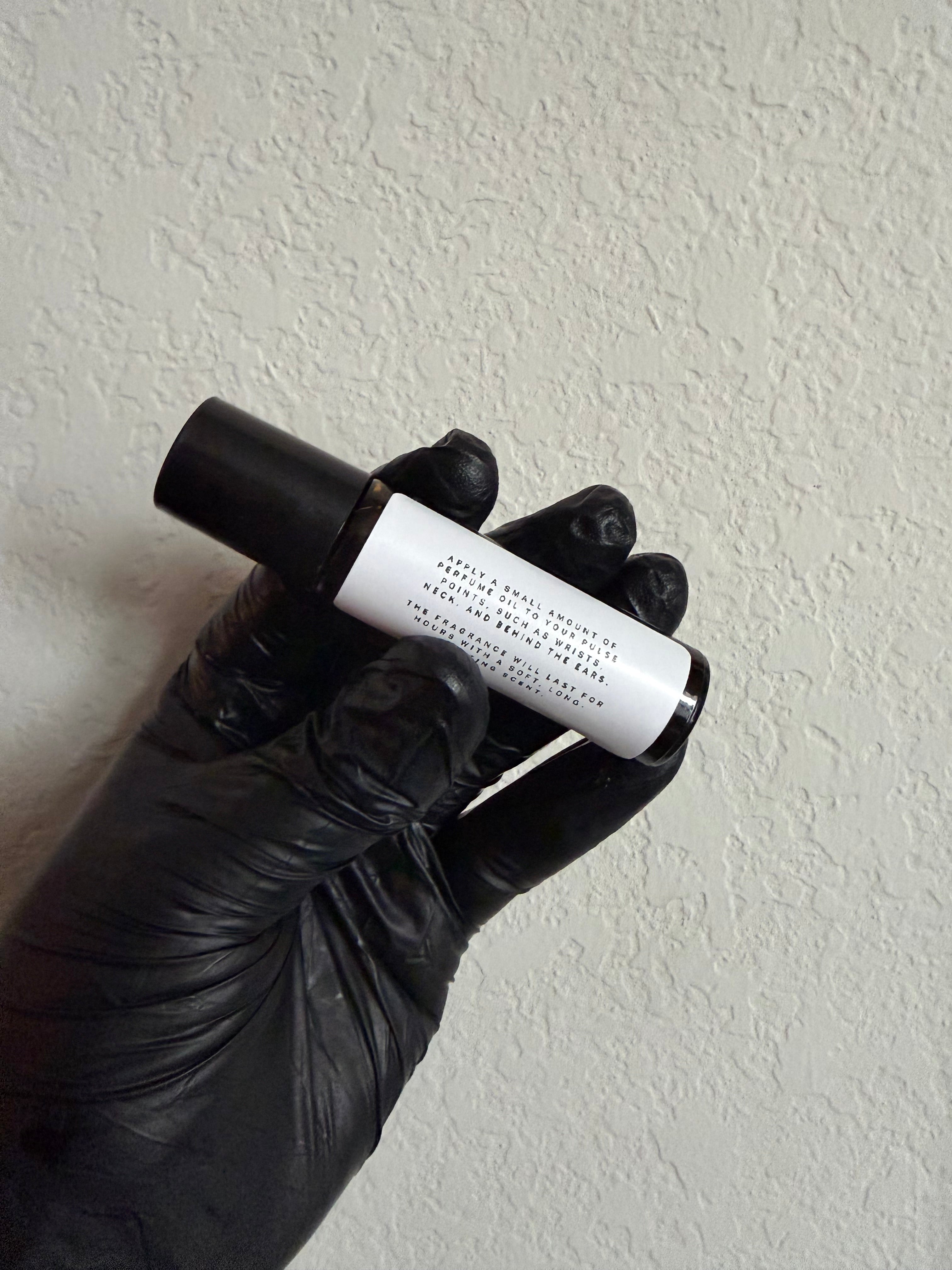 MAGNETIC MASCULINITY PERFUME OIL ROLL-ON